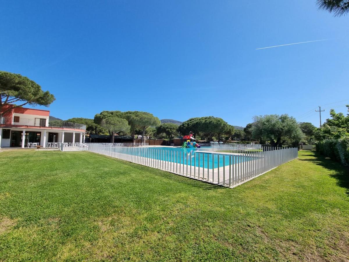 Camping Lacona Pineta Capoliveri  Εξωτερικό φωτογραφία